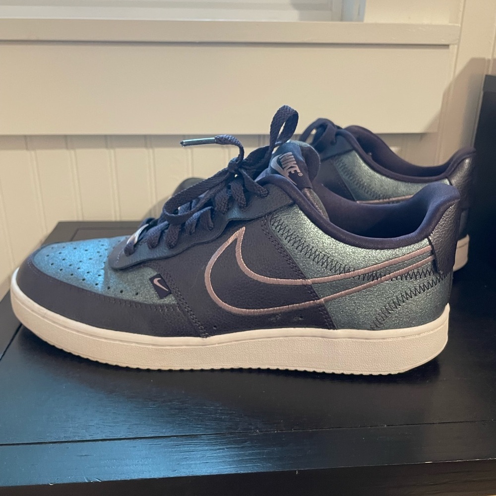 Nike Women's Vision Lows Size 11 Sneakers - Picture 10 of 10